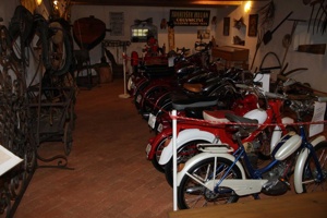 AJS-083