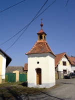 Hojšín-kaplička.jpg