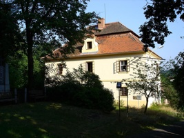 Svatý Jan-fara.jpg
